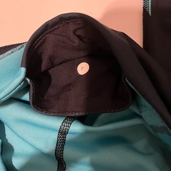 Lululemon inspire tight leggings.  - Picture 8 of 10